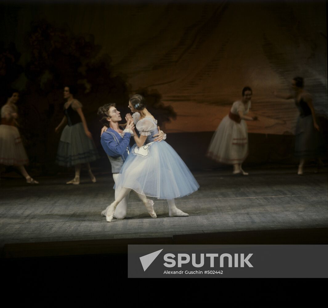 Natalya Chekhovskaya and Vasily Polushin performing on stage