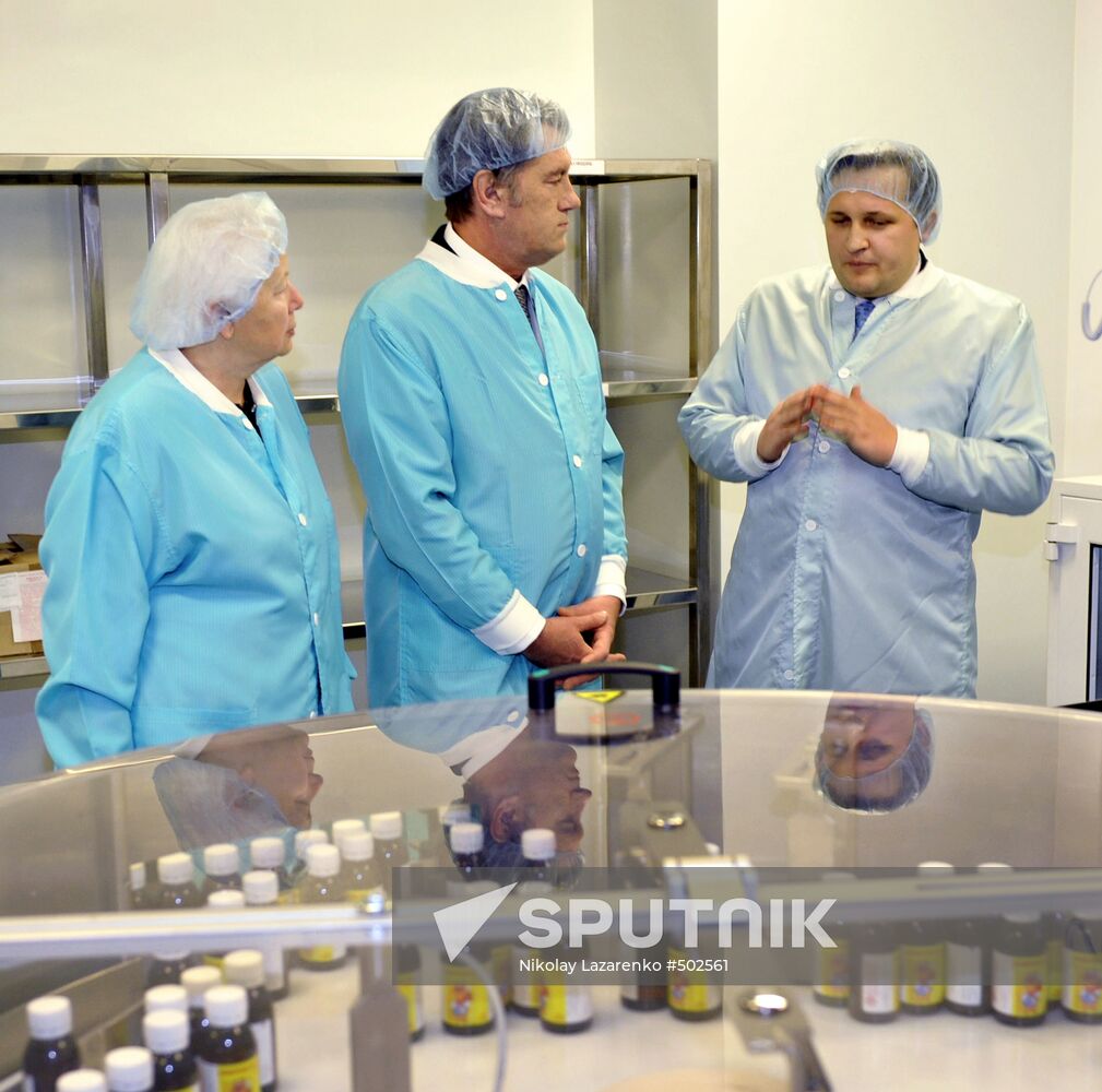Viktor Yushchenko visits Borshchagovsky pharmaceutical plant