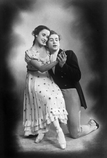 Ballet dancers N.Kurchankina and K.Shatalov