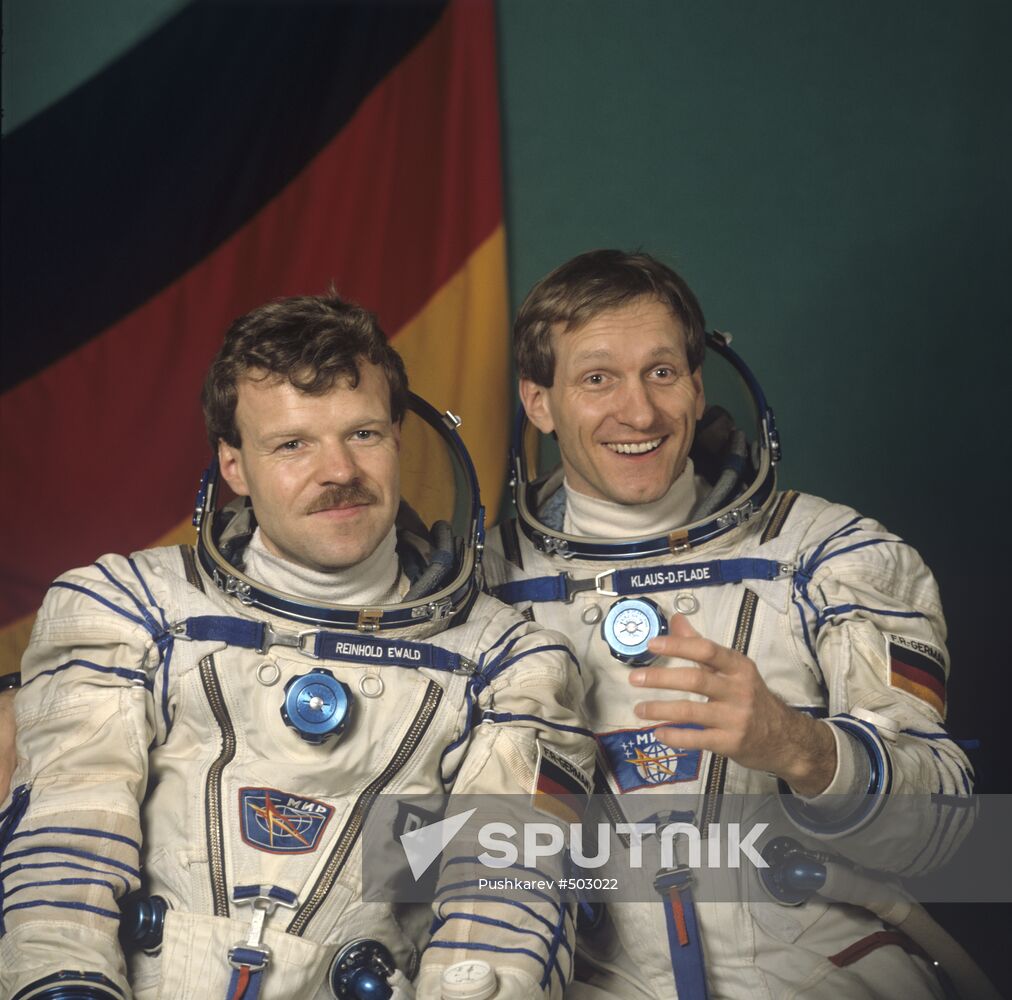 Cosmonauts Reinhold Ewald and Klaus-Dietrich Flade