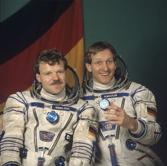 Cosmonauts Reinhold Ewald and Klaus-Dietrich Flade