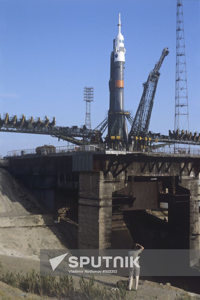 Soyuz TM-15 space ship