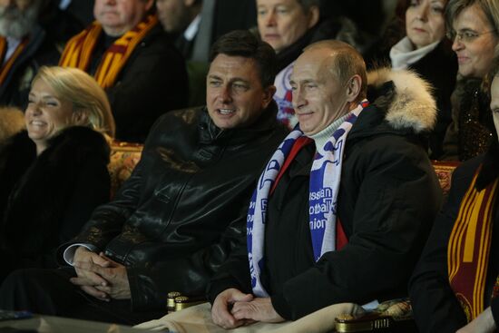 Russian, Slovenian PMs attend Russia vs. Slovenia football match