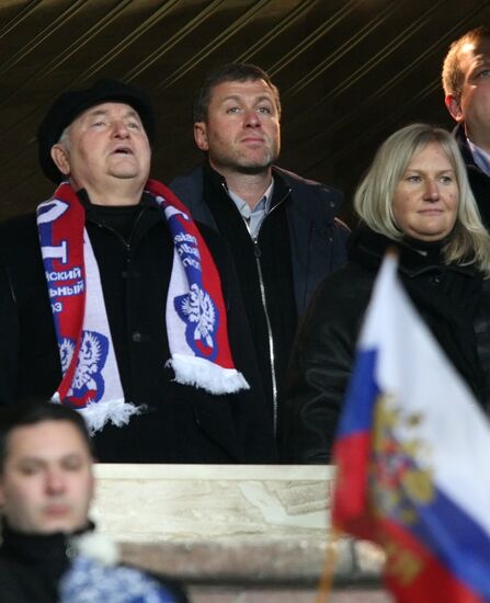 Yury Luzhkov, Roman Abramovich and Yelena Baturina