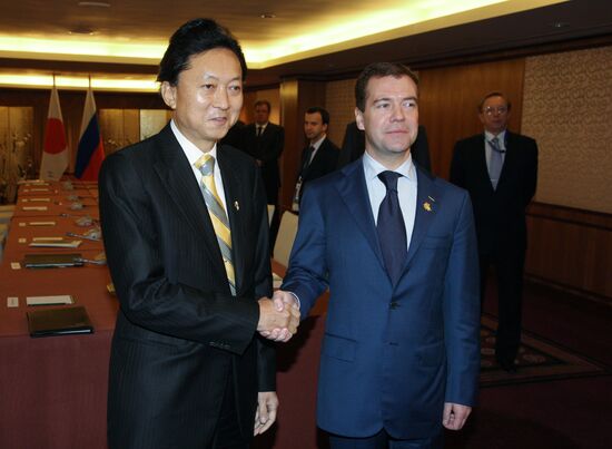 Russian President and Prime Minister of Japan met in Singapore