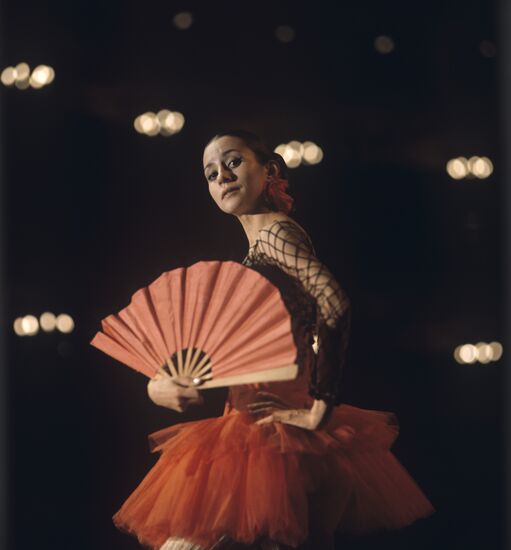 Natalya Bessmertnova performing on stage