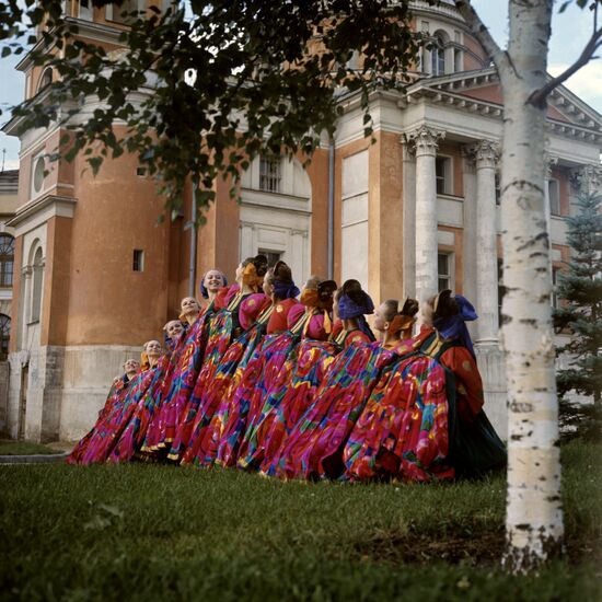 Performance by Pyatnitsky Choir dance team