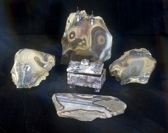 Articles of stone