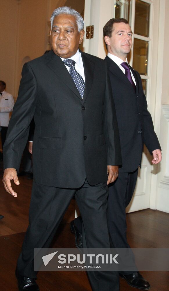 Russian President pays first ever formal visit to Singapore