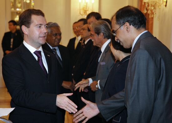 Russian President pays first ever formal visit to Singapore