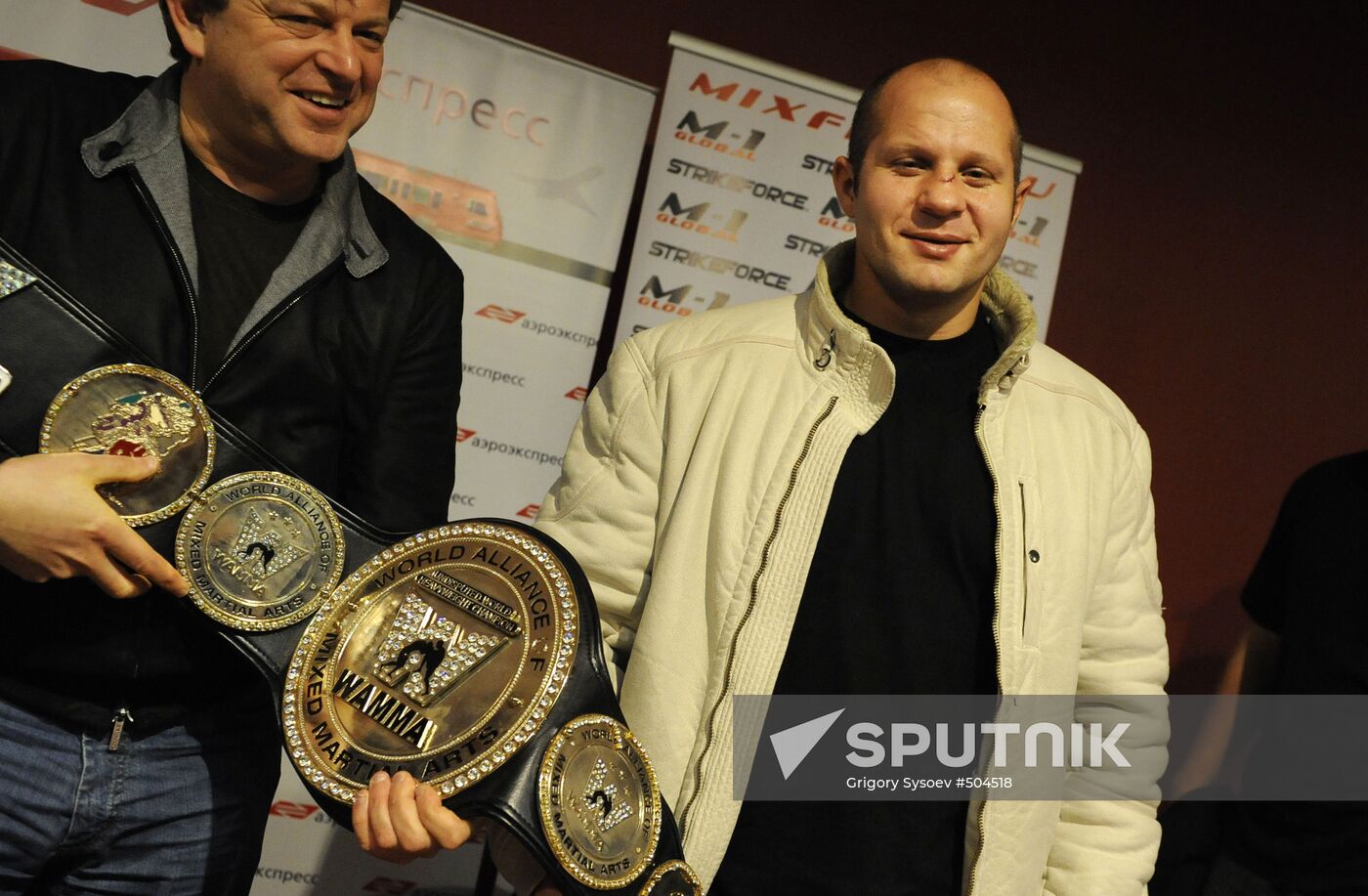 Wrestler Fyodor Yemelyanenko arrives in Moscow
