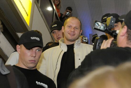 Wrestler Fyodor Yemelyanenko arrives in Moscow