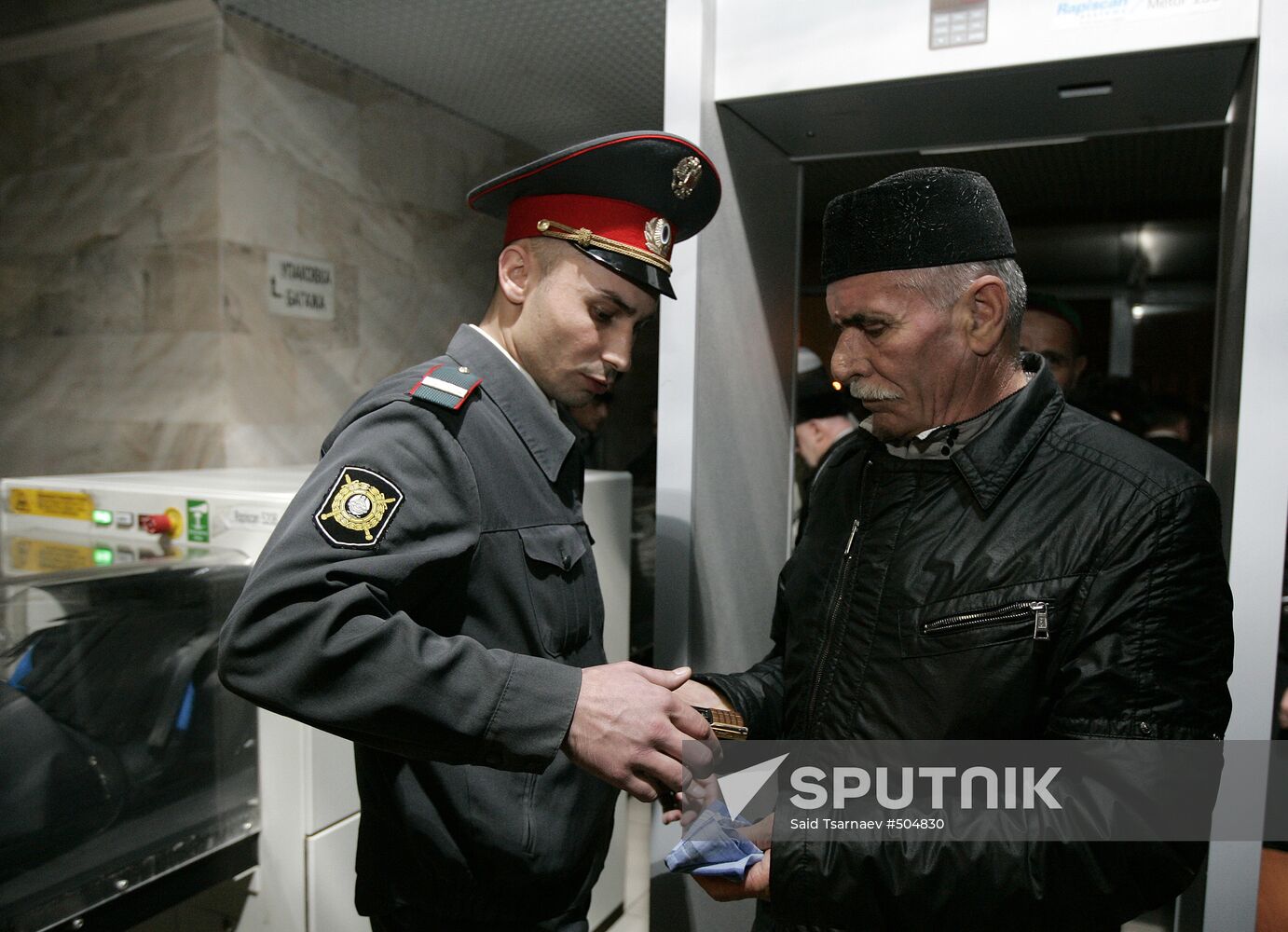 Chechen pilgrims leaving for Saudi Arabia from Grozny airport