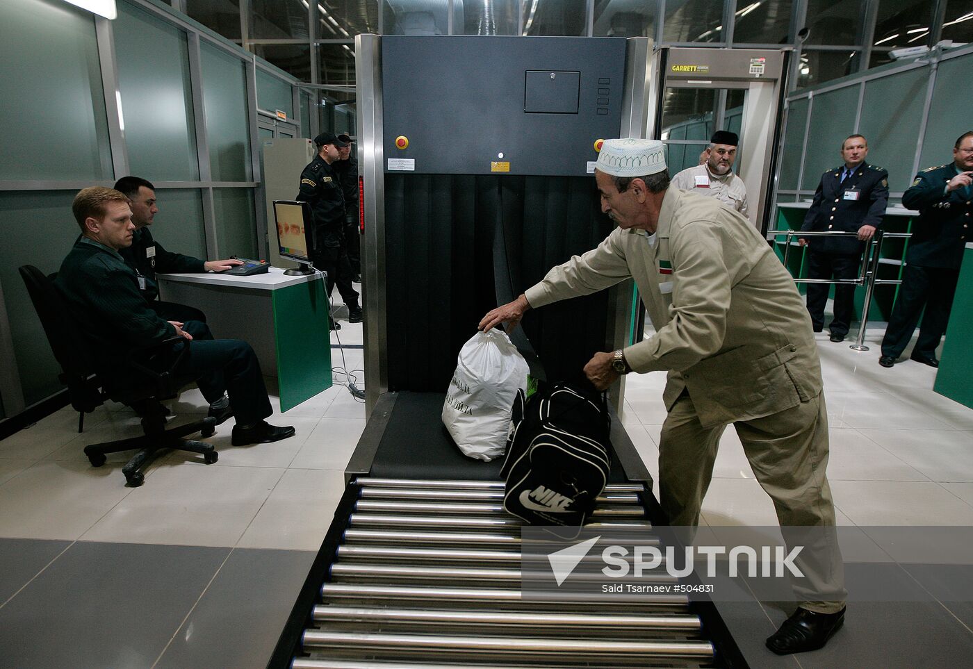 Chechen pilgrims leaving for Saudi Arabia