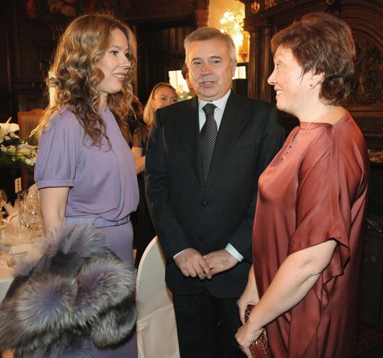 Alekperov, his wife and Polozova
