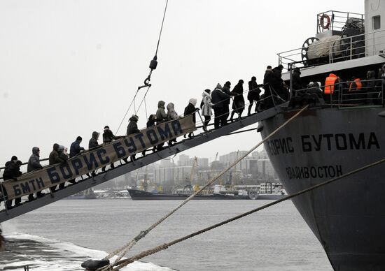 Russian Pacific Fleet task force returns from Gulf of Aden