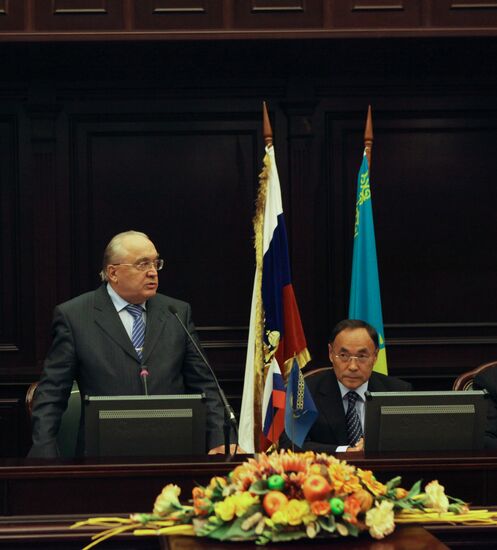 Kazakh Foreign Minister Kanat Saudabayev at MSU