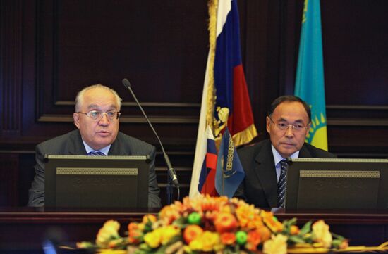 Kazakh Foreign Minister Kanat Saudabayev at MSU