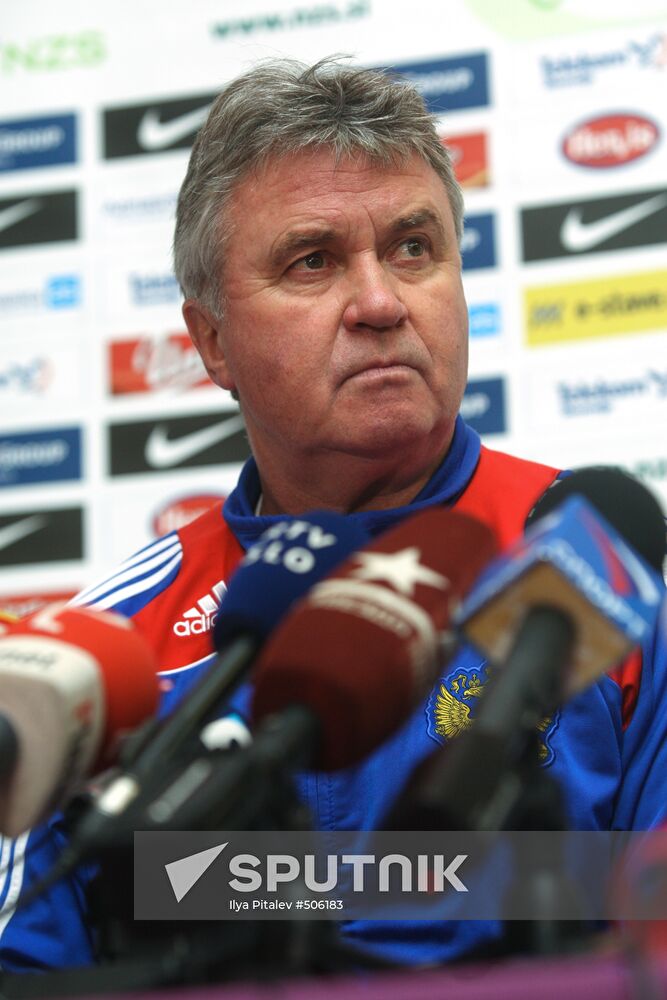 Guus Hiddink gives news conference