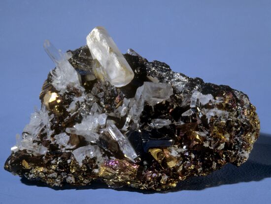 Chalcopyrite, gypsum, quartz