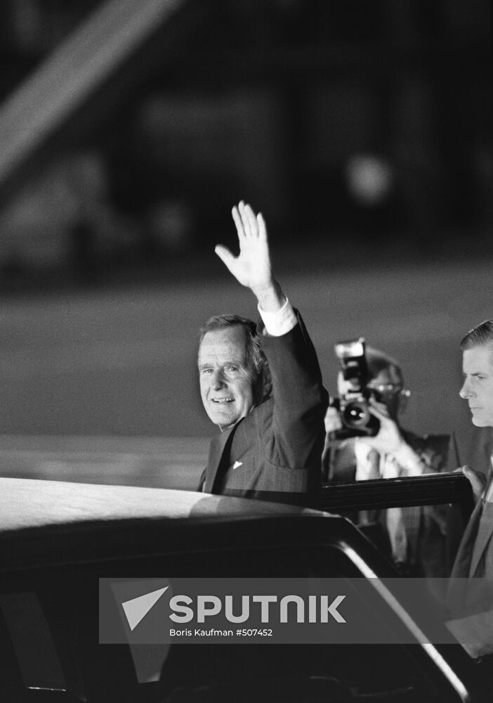 US President George Bush Sr. visiting Moscow