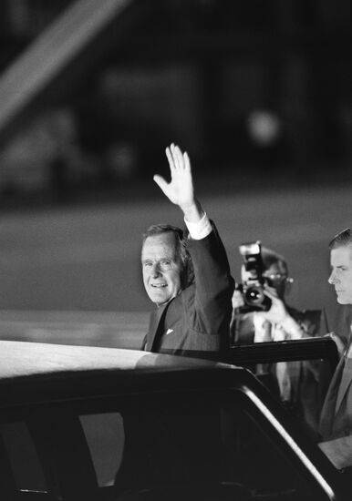 US President George Bush Sr. visiting Moscow