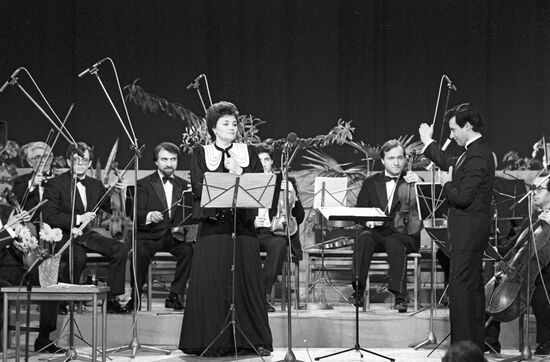 Tamara Sinyavskaya and Moscow Virtuosi