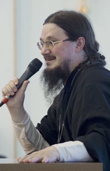 Father Daniil Sysoyev
