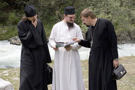 Father Daniil Sysoyev