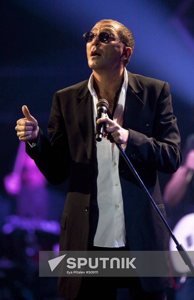 Grigory Leps performs at Olimpiisky Stadium