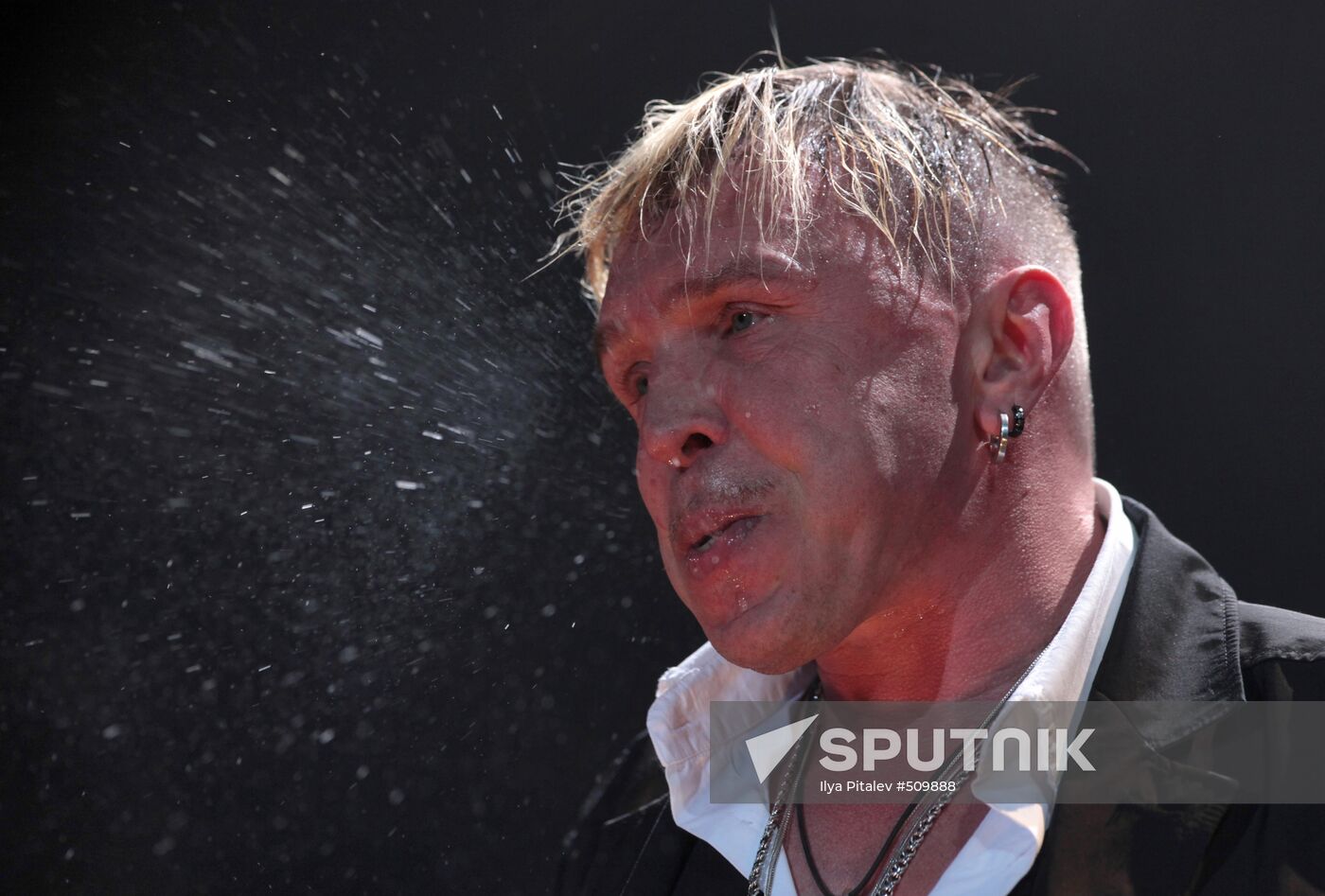 Garik Sukachyov gives concert on his 50th birthday