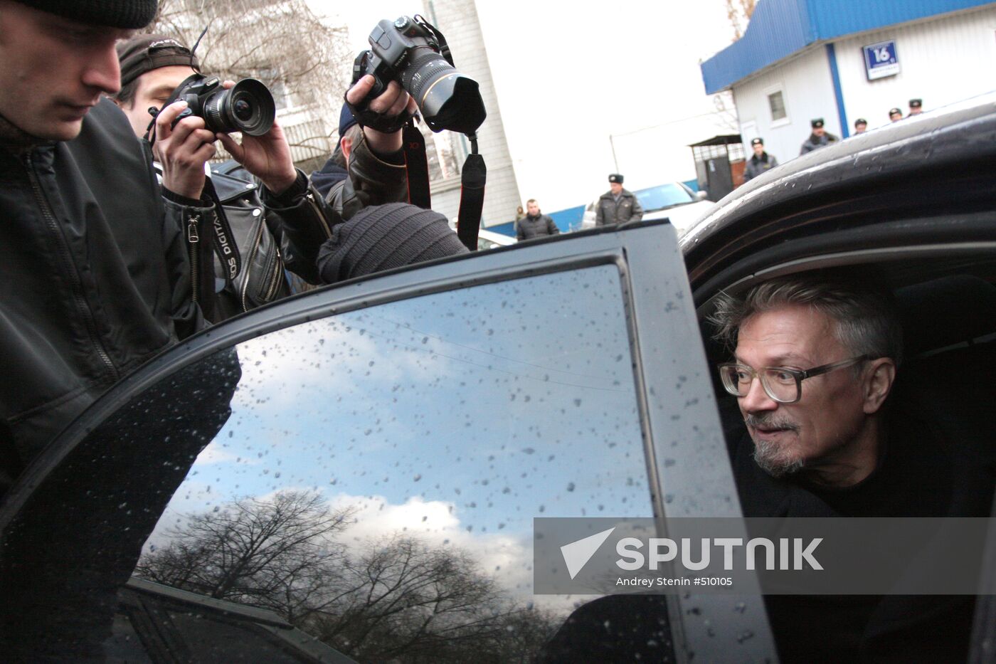 Eduard Limonov released from jail after arrest