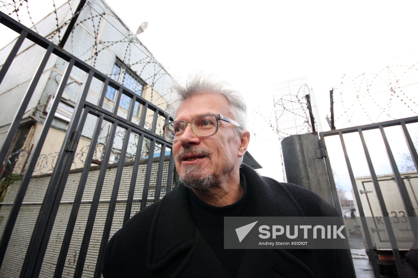 Eduard Limonov released from jail after arrest