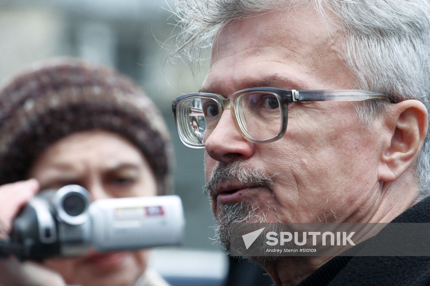 Eduard Limonov released from jail after arrest