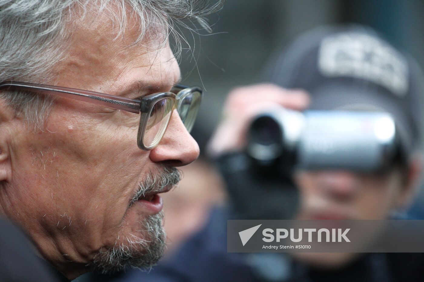 Eduard Limonov released from jail after arrest