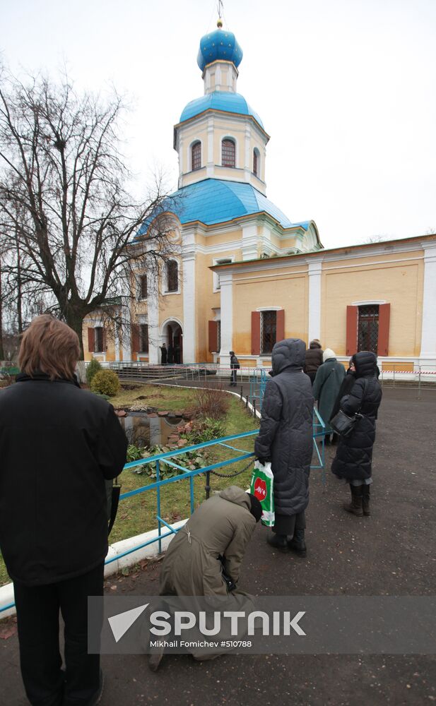 Paying last respects to Priest Daniil