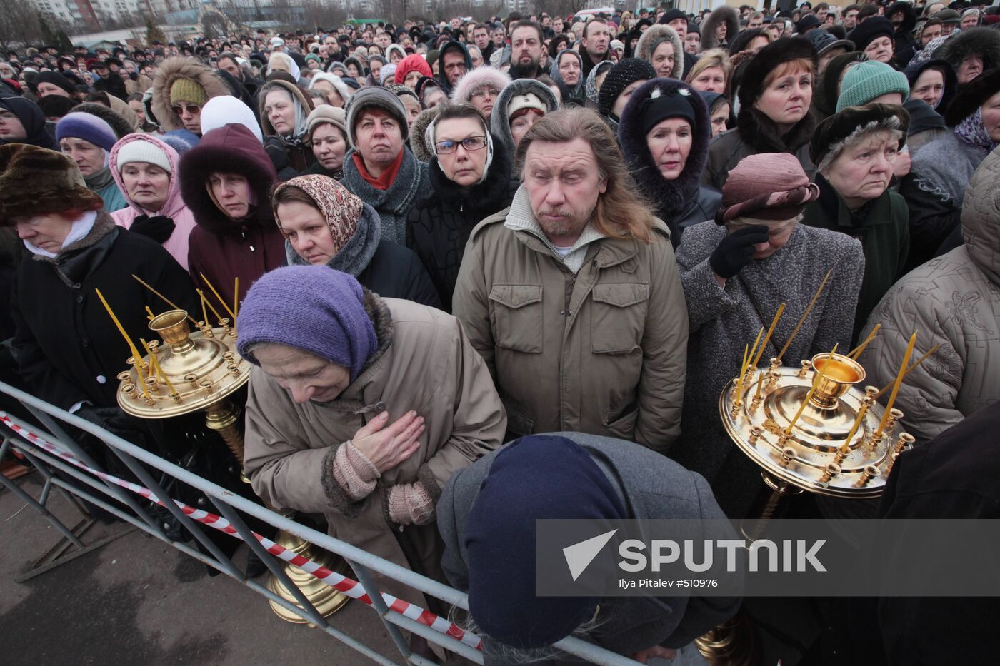 Funeral procession of priest Daniil Sysoyev