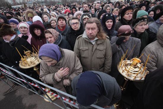 Funeral procession of priest Daniil Sysoyev