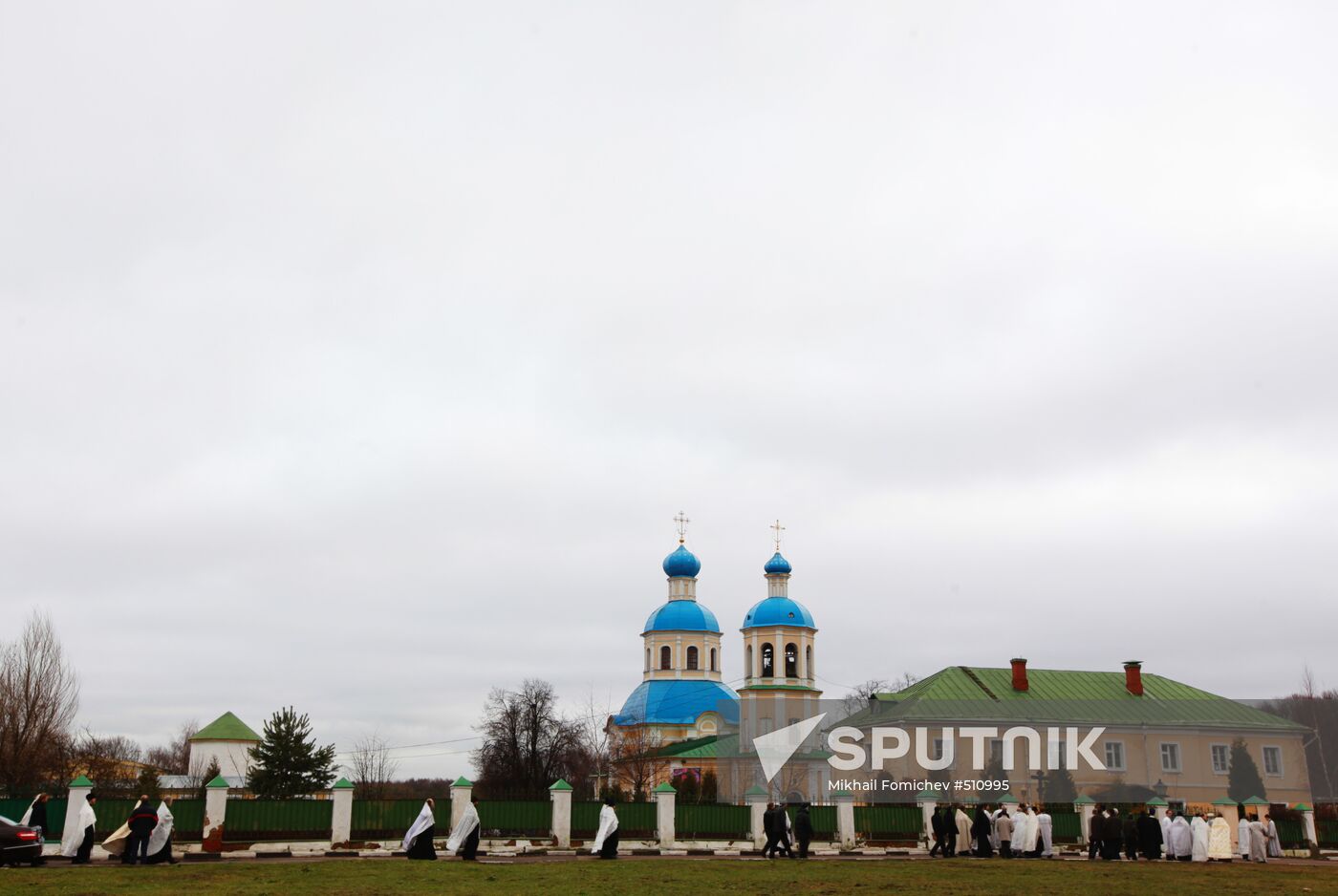 Funeral procession of priest Daniil Sysoyev