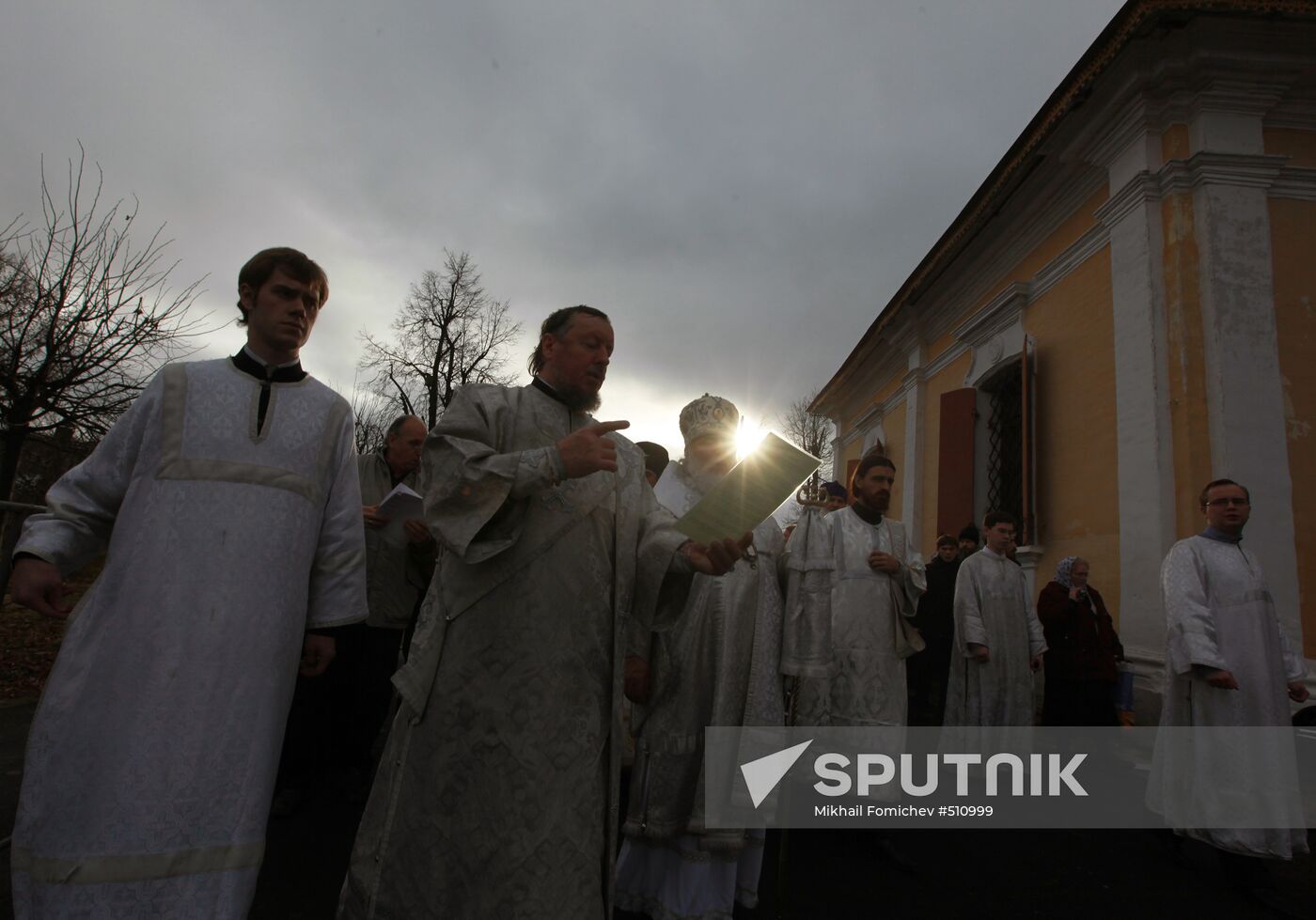 Funeral procession of priest Daniil Sysoyev