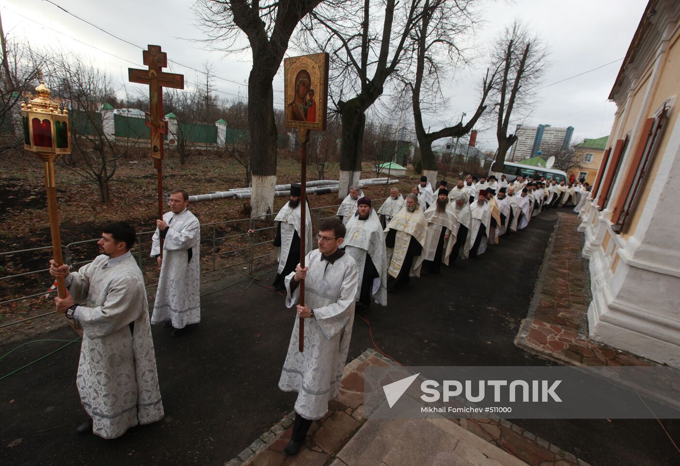 Funeral procession of priest Daniil Sysoyev