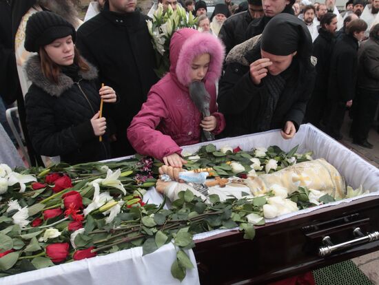 Funeral procession of priest Daniil Sysoyev