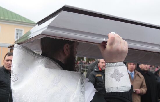 Funeral procession of priest Daniil Sysoyev