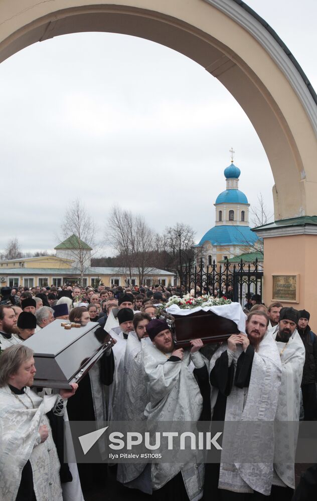 Funeral procession of priest Daniil Sysoyev