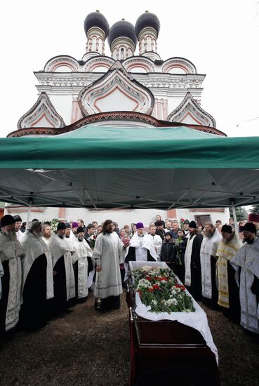 Funeral for priest Daniil Sysoyev