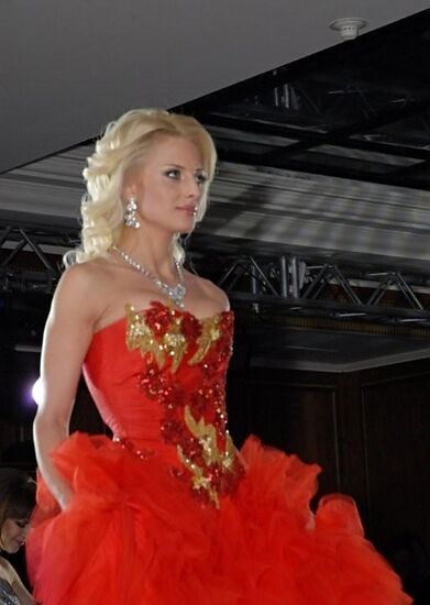 Mrs. World 2009 Victoria Radochinskaya