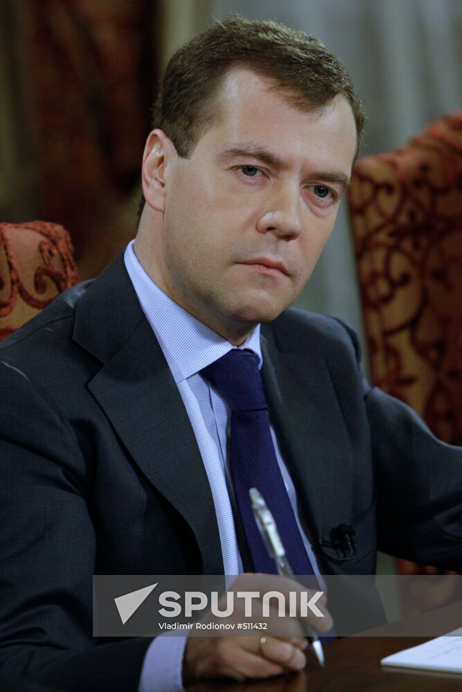 Dmitry Medvedev gives interview to Belarusian mass media