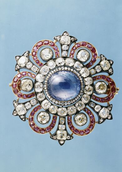 Brooch with gemstones