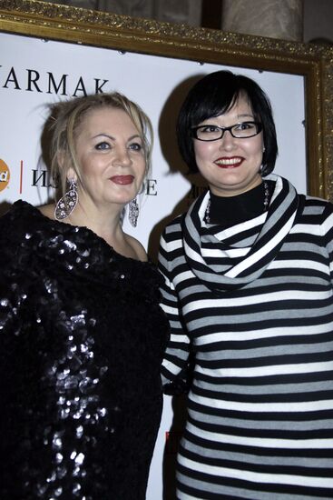 Helen Yarmak and Alexandra Buratayeva