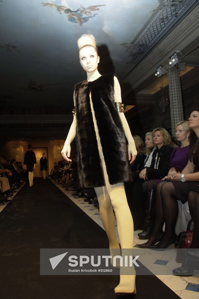 Helen Yarmak fur show